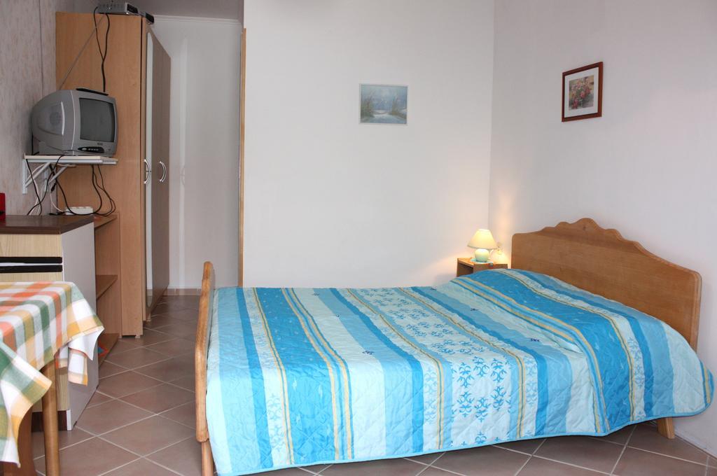 Apartments Jelica Pag Town Room photo